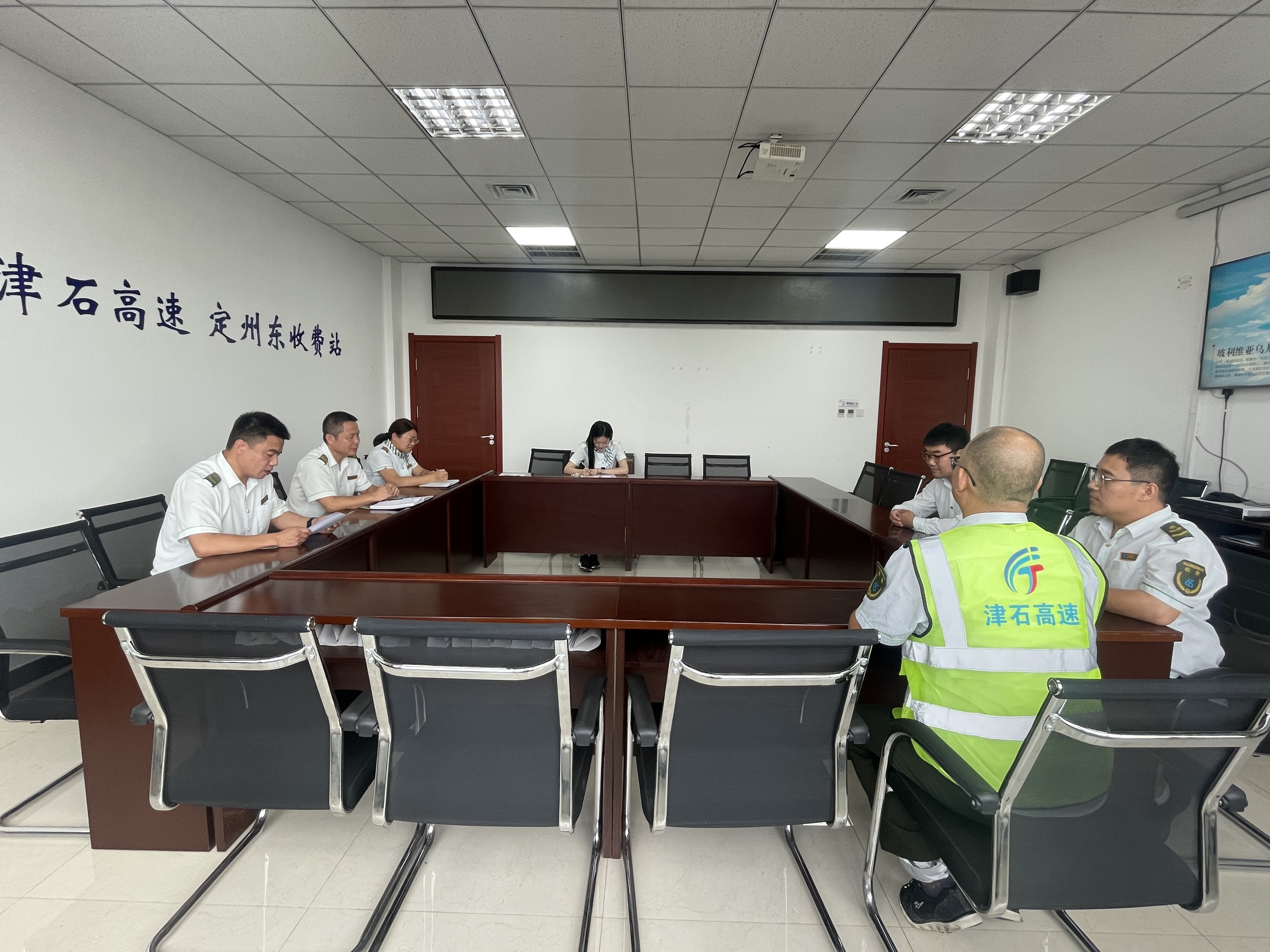 F:\桌面\d12c6127bc9060c55b6131026b51a8c7.jpg