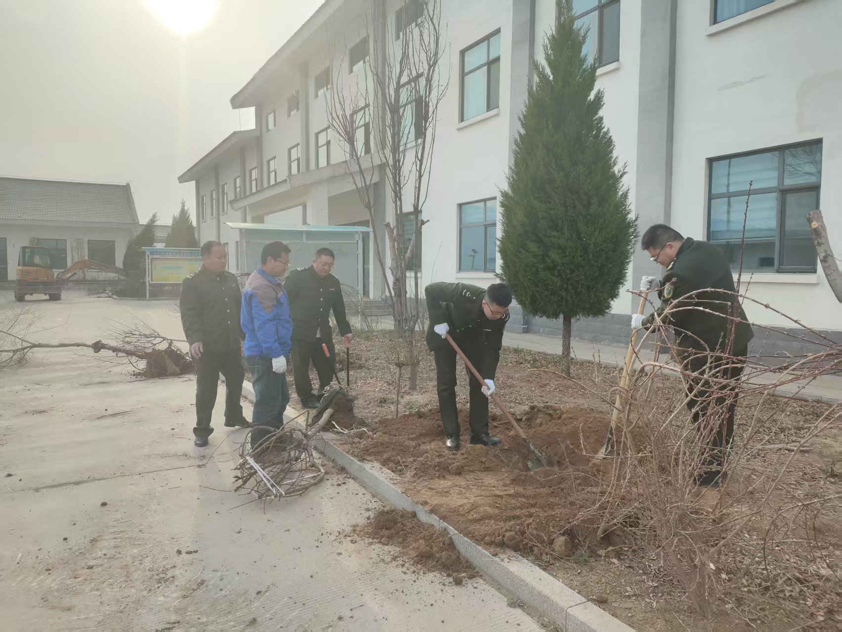 2025年植树节活动.jpg 2025年植树节活动.jpg